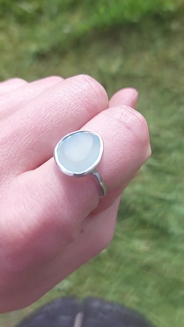 Серебряное кольцо с халцедоном SUNLIGHT S41427-K9W-01: белое серебро ...